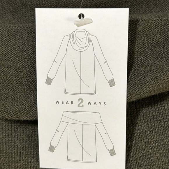 NWT Army green sweater, wear your heart on your sleeve. Size M - Picture 4 of 6